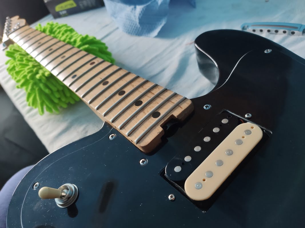 epiphone-guitar